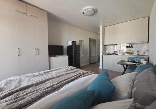 Sea & City Charm - Stylish Studio near Beach & Boulevard - 4