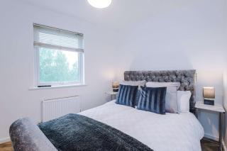 Modern 2BR Parking for 2 Walk to Co-Op Live - 4