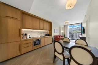 Prime Location - Modern Condo - Pool and Gym - 8