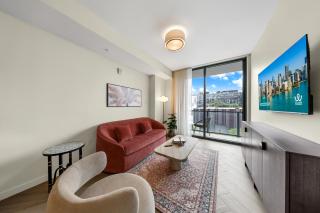 Prime Location - Modern Condo - Pool and Gym - 9