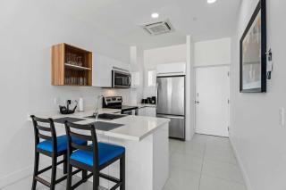 AL313 -Resort Pool-Beach Tennis court- 2BR condo-Close to Palm Beach - 1