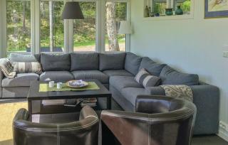Decent cabin with a stunning seaview - 9