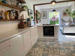 Central Cambridge - Riverside -4 Bedroom House - 1
