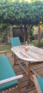 Luxury Prague Garden Retreat with Hot Tub and Pinball - 6