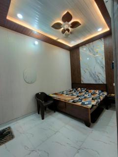 Maa Janki Paying Guest House 200m from Ram Mandir Ayodhya Budget & Family Stay - 0