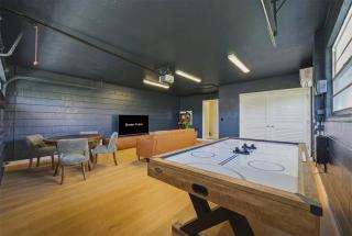 Minutes to AMI Pool Arcade Games Sleeps 11 - 7