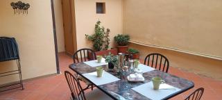 Lady Elisa Secret Courtyard - 5