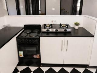 3-Bedroom Guesthouse in Brookeview, Borrowdale - 4