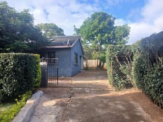3-Bedroom Guesthouse in Brookeview, Borrowdale - 1