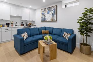 Cozy Boston Stay / 8 Minutes to Boston - 4