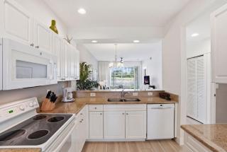 1512 - Nicely Updated with Golf and Lake View - 8