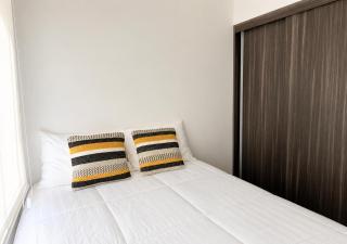 Airport Condo Traveler's Haven! - 2