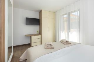 Carpe diem - holiday house with pool & vineyard - 3