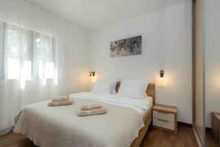 Carpe diem - holiday house with pool & vineyard - 2
