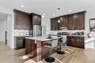 Spacious 5BR, Hot Tub and Pool Table - Sleeps 16 - 1