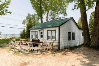 Private Beach Access -Cottage 10 - 0