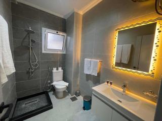 central apartments sheraton road sherry street near marina - 2