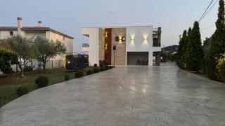 TS Yard Apartments - 9