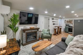 Hot Tub, Deck! Tiny Home Retreat By Kentucky Lake - 4