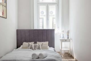 Artsy 3 Bed Flat w Bathtub Jewish Quarter - 1