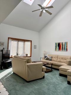 Family Friendly 3BR Home nestled between beach and bay - 0