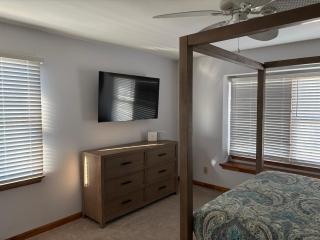 Family Friendly 3BR Home nestled between beach and bay - 1
