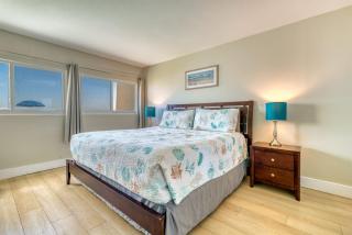 Beach House Condominiums C103 - Beachfront with Pool, Wi-Fi, & Beach Service - 8