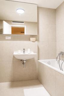 Metropolis - Luxury Infiniti Apartment - FREE PARKING - 2