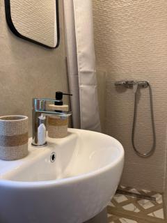 Spectacular Bayview Apt With Big Private Garden - 7