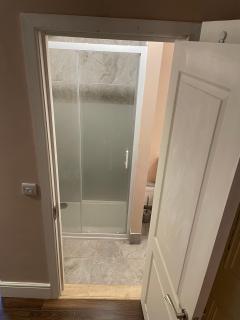 Newly refurbished 2 min walk from beach - 8