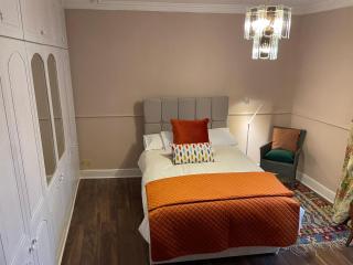 Newly refurbished 2 min walk from beach - 2