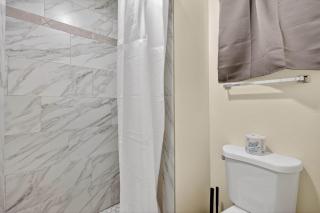 Eagle Motel Suite 108 - 7