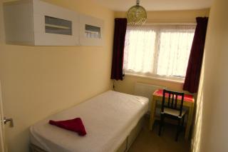 4 bedroom house 11minwalk W Norwood Station zone3 - 6