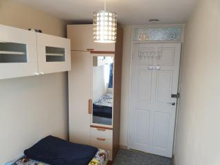 4 bedroom house 11minwalk W Norwood Station zone3 - 1