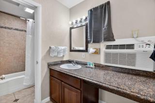 Eagle Motel Suite 110 - 3