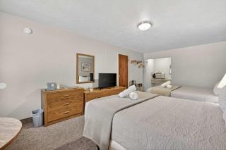 Eagle Motel Suite 111 - 9