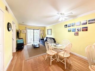 Just Steps to Folly Field Beach - 2 bd 2 ba condo - 5