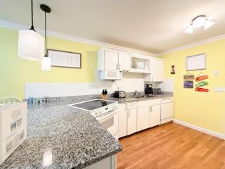 Just Steps to Folly Field Beach - 2 bd 2 ba condo - 6