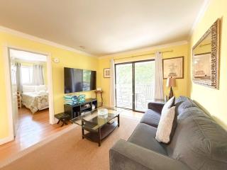 Just Steps to Folly Field Beach - 2 bd 2 ba condo - 4