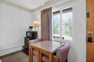 Eagle Motel Suite 112 - 4