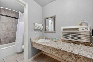 Eagle Motel Suite 112 - 3