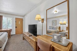 Eagle Motel Suite 112 - 2