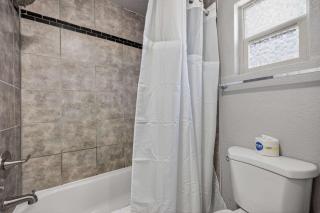 Eagle Motel Suite 112 - 1