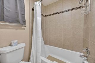 Eagle Motel Suite 118 - 2