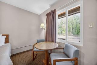 Eagle Motel Suite 120 - 4