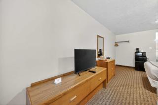 Eagle Motel Suite 121 - 8