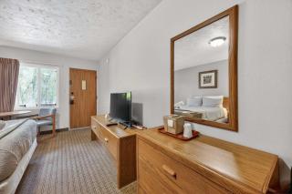 Eagle Motel Suite 121 - 7