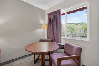 Eagle Motel Suite 224 - 4
