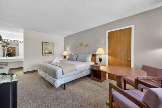 Eagle Motel Suite 225 - 7
