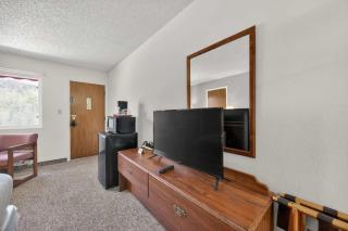 Eagle Motel Suite 225 - 4